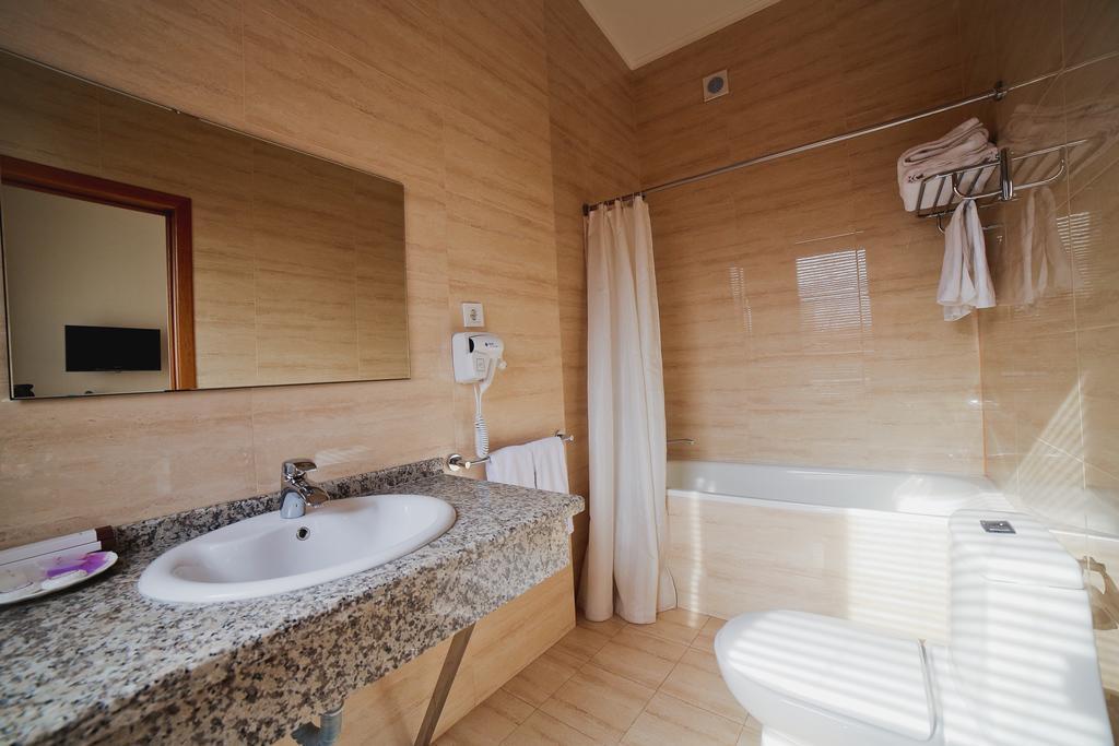 Bishkek Boutique Hotel Bagian luar foto
